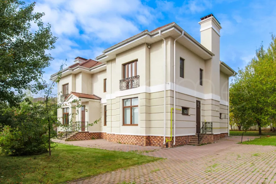 Антоновка. Купить дом площадью 576.1 м² на участке 27.52 соток в элитном коттеджном посёлке Антоновка на Киевском шоссе в 7 км от МКАД.